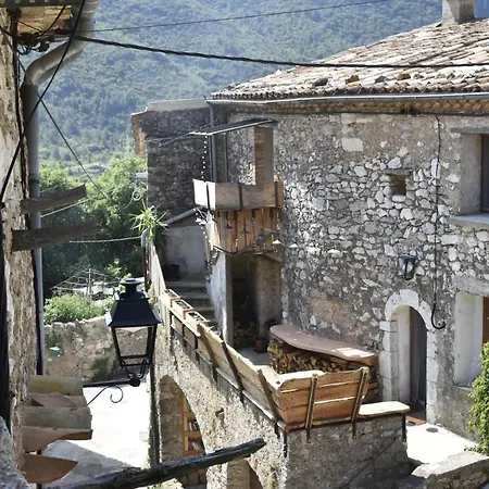 דירה Le Nid De La Bueges *